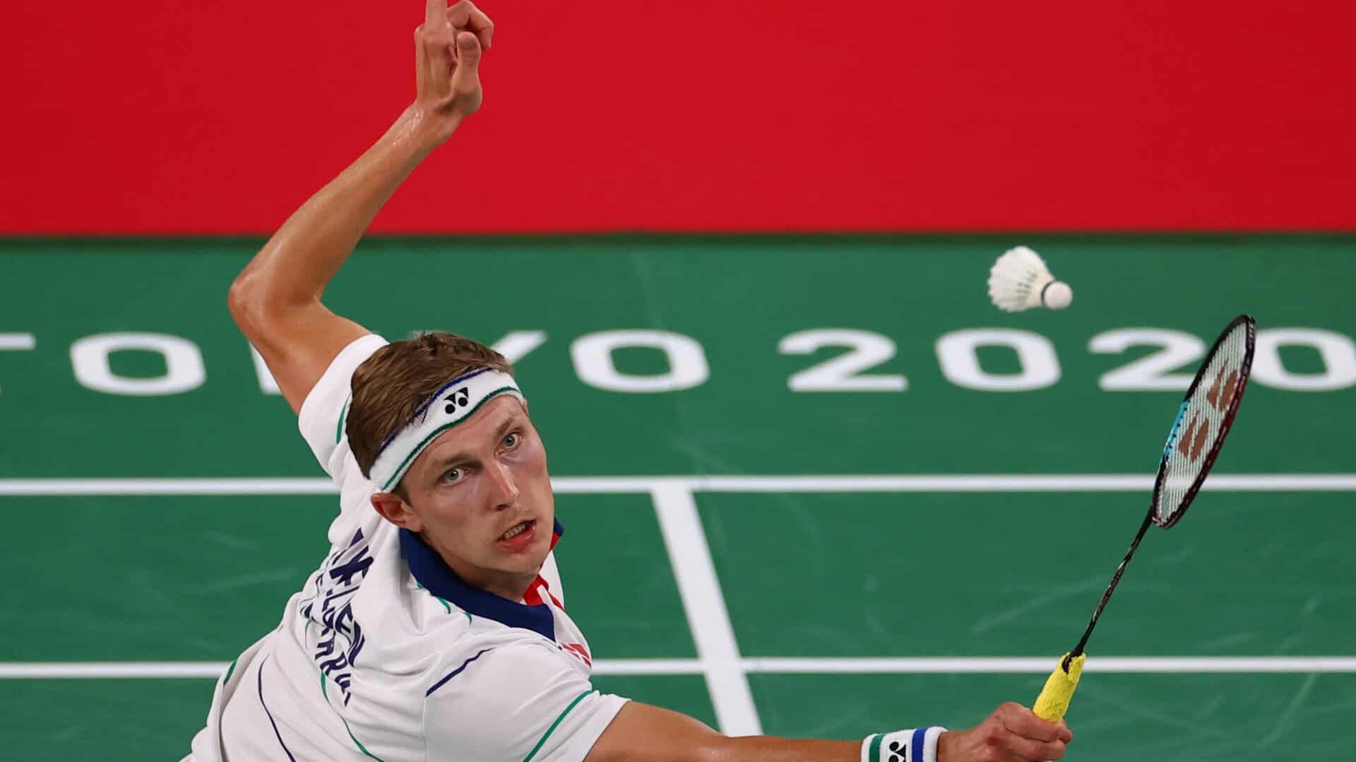 Axelsen vinder sikkert første OL-kamp efter nervøs start | avisendanmark.dk