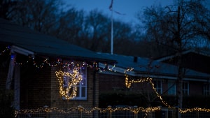 Vi danskere er vilde med lyskæder her op mod jul. Selvom de er flotte, bruger de også strøm. Energistyrelsen har forslag til strømbesparende tiltag. Arkivfoto: Johan Gadegaard