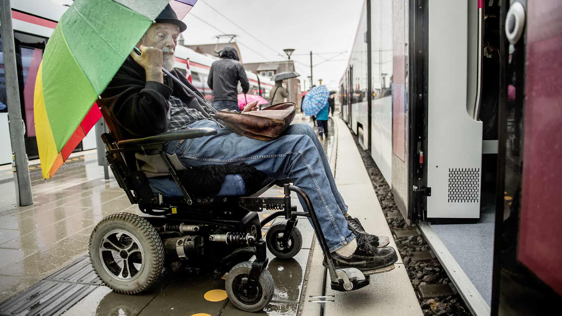 Alle perroner på Odderbanen og Grenaabanen kan blive handicapvenlige ...