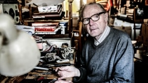 Vejles legendariske radio- og tv-forhandler, Hans Vestergaard-Hansen, er død. Han blev 74 år. Arkivfoto: Michael Svenningsen