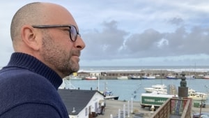 Tunge skyer har samlet sig over dansk fiskeri, men fiskeriminister Rasmus Prehn opfordrer til at se mulighederne frem for problemerne. Ellers går det dem som typograferne, mener han. Foto:  Flemming Mønster.