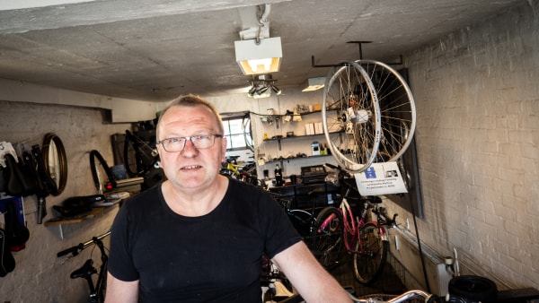 ulæselig Udlevering strå Fra babypudder til kædeolie: Verdens rareste cykelsmed lever af de loyale  kunder | ugeavisen.dk