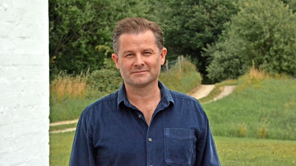 Micki tager jobbet med på ferie og holder aldrig weekend: Nu er hans drøm opfyldt