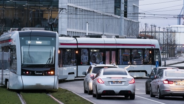 Flere tager bilen i Aarhus: Sådan undgår du at ende i trafikkaos i myldretiden