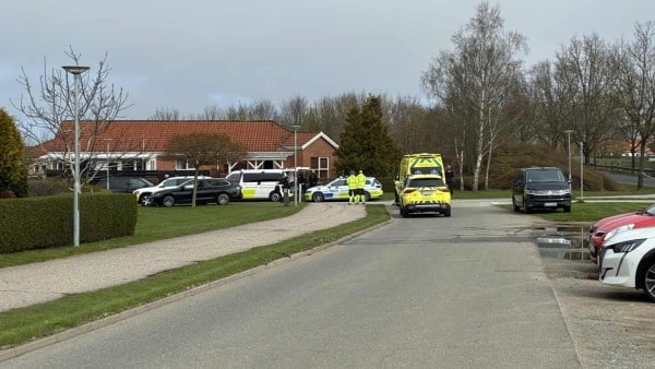 Våben og narko: Derfor rykkede politi massivt ud til boligkvarter