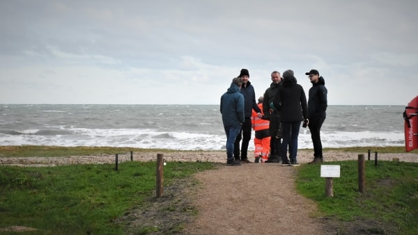 Storm og højvande i sigte: I Høll er det nye dige klar til at modstå ...