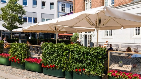 Nu kan du igen få fadøl og vin: Derfor overtager restaurant udeservering på Flakhaven