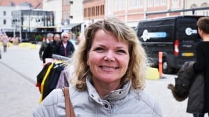 Susanne Præstholm, Gedved: Ja, det ville være dejligt. For så ville vi kunne få flere elbiler på vejene, som kunne erstatte nogle af de konventionelle biler.