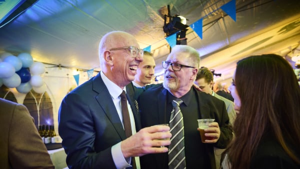 Neglebidende gyser-afslutning: Læs eller genlæs alt fra valgets dramatiske timer