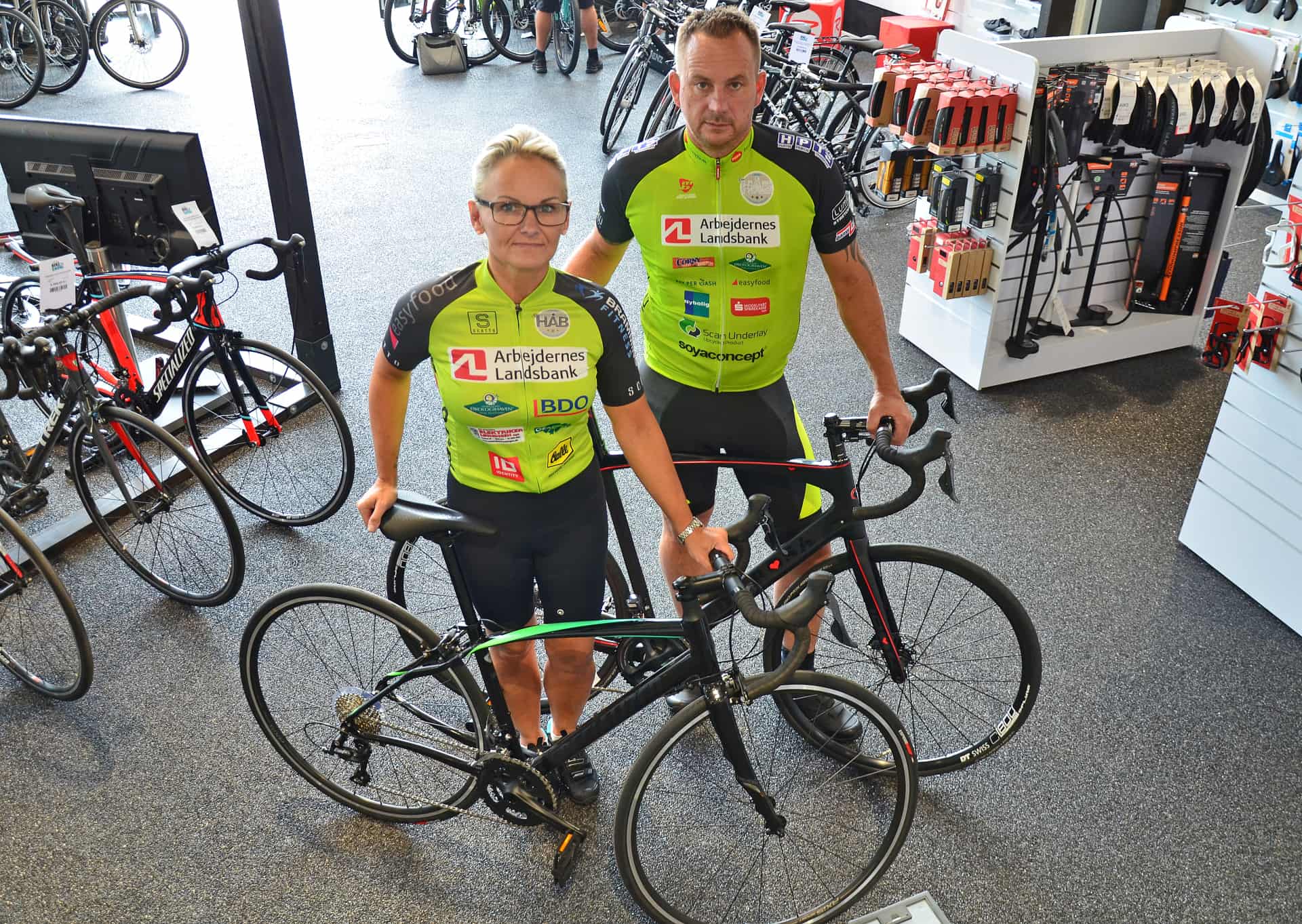 Kærestepar cykler for sorgramte børn | ugeavisen.dk