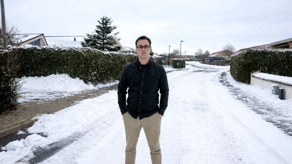 Kewin likede en kritisk artikel om bosted, og så blev han fyret