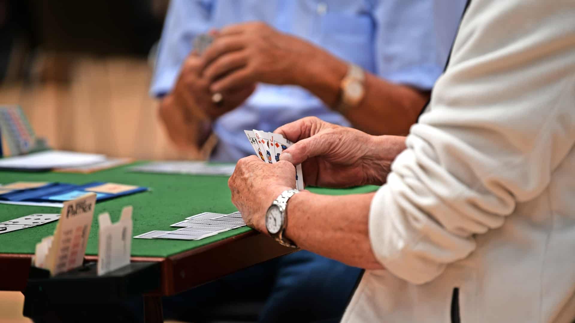 Gratis introduktion i kortspillet Bridge | ugeavisen.dk