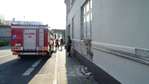 I september 2016 forsøgte en lastbil at vende ved Skovgadebroen, men den ramte Gorms Apotek med alvorlige konsekvenser. Privatfoto