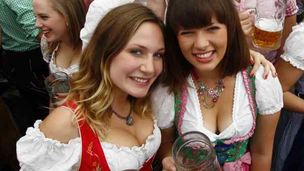 Rekord i dirndl og lederhosen | fyens.dk