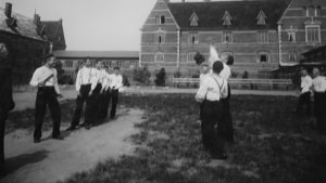Skolen og her skolegården ved Den Kellerske Anstalt blev kun brugt af de såkaldt 