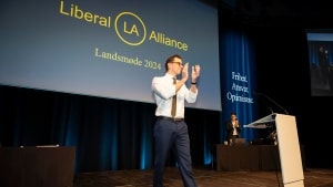Alex Vanopslagh gik på scenen til Liberal Alliances hidtil største landsmøde. Foto: Emil Nicolai Helms/Ritzau Scanpix.