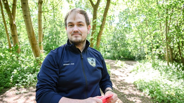 Formand har fået nok - stopper efter absurd forløb: - Det har været alt for hårdt