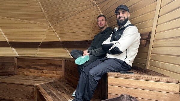 To venner har bygget en unik sauna på Aarhus Ø: Her skal være plads til alle