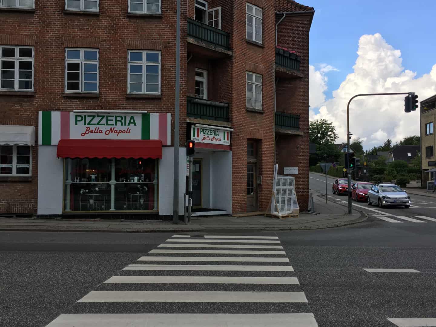 suge slå op kirurg Pizzakrig: Otte fastfood restauranter kæmper på 800 meter strækning |  stiften.dk