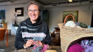 Kristine Sloth er bidt strik: Nu smitter hun gennem Yarnjunkies | stiften.dk