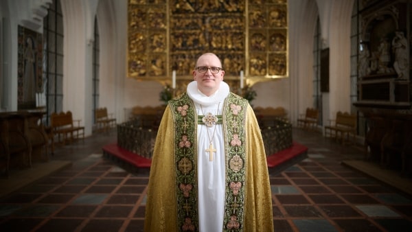 Biskoppen skal have ny kåbe til en halv million: Du kan være med til at udsmykke den med dit guld