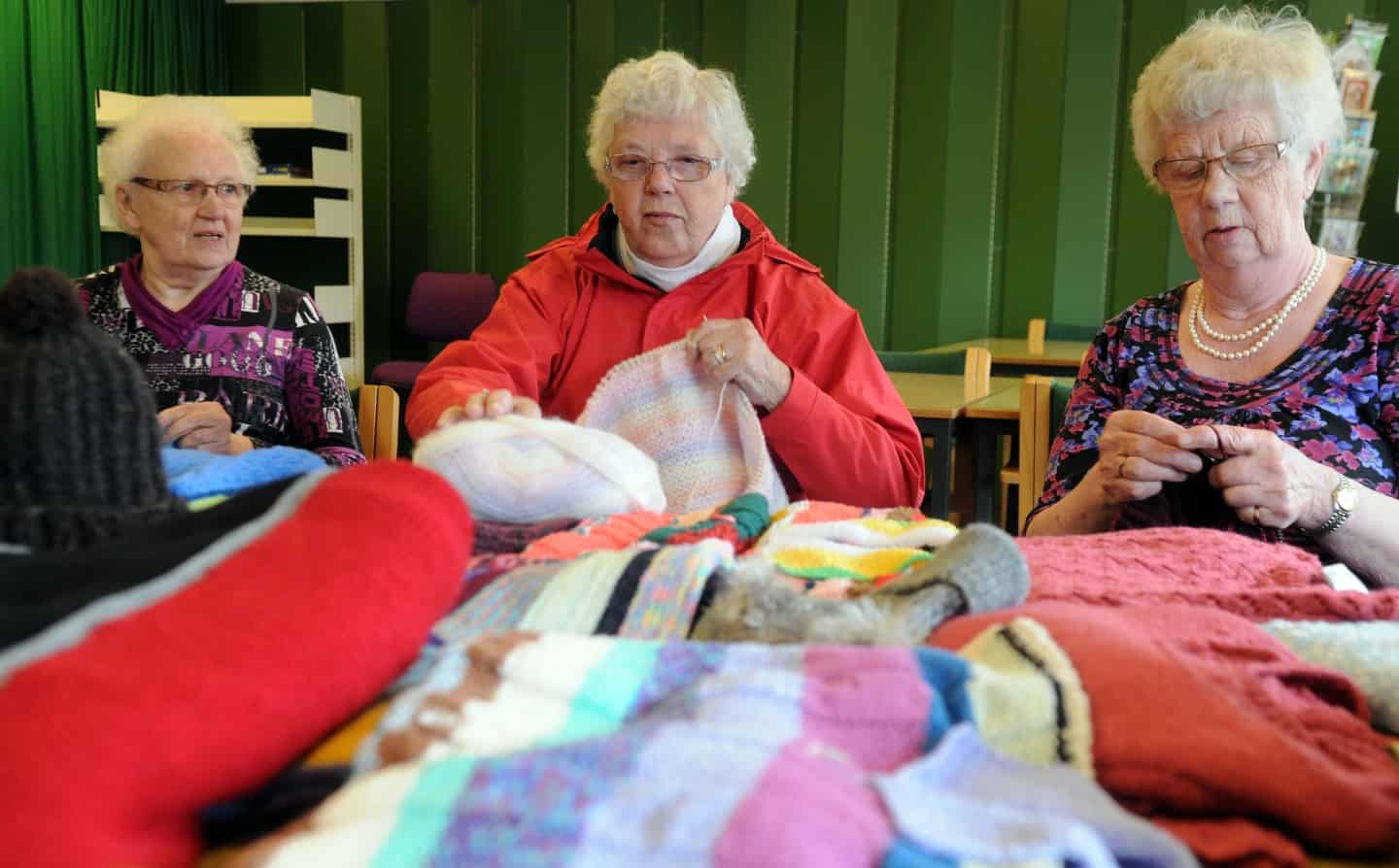 800 par strømper og 400 tæpper: I 10 år lokale kvinder hjulpet hjemløse - nu vil de gerne være flere | ugeavisen.dk