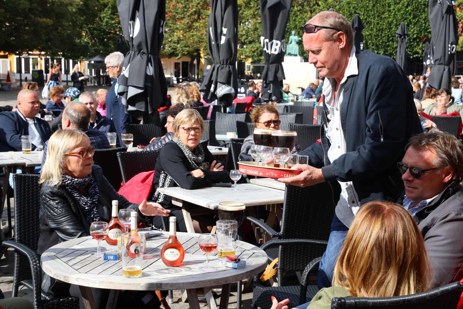 Axeltorv Er pladsen kun for dem, der vil spise på restaurant eller