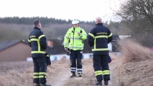 Torsdag morgen brændte det i en stålbuehal på en gård ved Egtvedvej. En 39-årig mand blev senere anholdt. Foto: Presse-fotos.dk