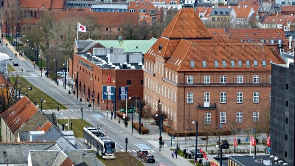 - Vores relation var bygget på sex: Så blev de kærester - nu er han tiltalt for voldtægt