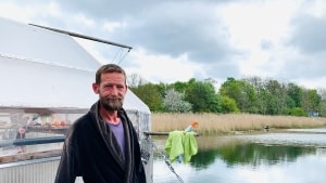 Fighteren fra Fredens Havn, Esben Banke, der for 15 år siden sejlede ind i området og har forvandlet det til et maritimt klondyke på både godt og ondt. Foto: Jan Jeppesen.
