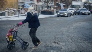Antallet af ældre, der udsættes for svindel, er stigende, oplyser Midt- og Vestsjællands Politi. I politikredsens ti kommuner blev 787 personer over 60 år udsat for svindel i 2023. (Arkivfoto).