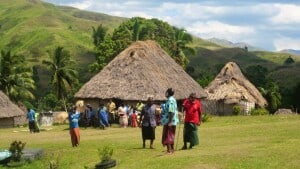 I landsbyen Navala på Fiji bor der cirka 1.000 mennesker i de traditionelle bure-huse. Foto: Jørgen Leon Knudsen