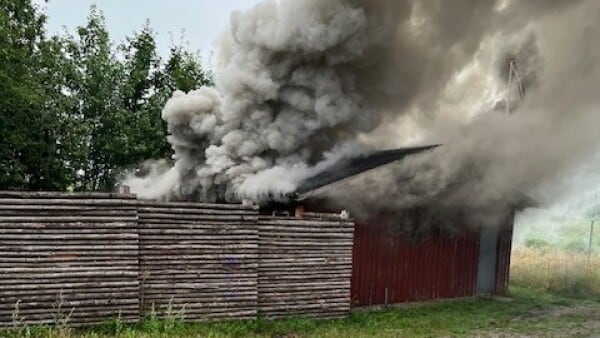 - Han står og nyder synet af branden: Anklager går efter flere års fængsel i sag om påsatte brande
