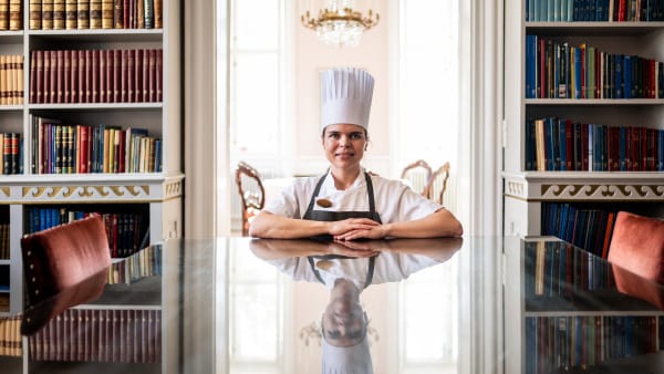 Tjekkiske Katerina endte som kok på kendt slot: - Min fortælling er en klassisk kærlighedshistorie