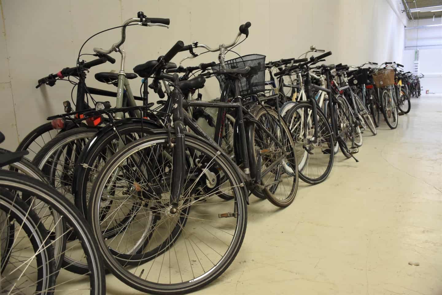 flydende gård Redaktør Jeg var så glad for min cykel': 227 stjålne, efterladte eller fejlparkerede  cykler rammer auktion - den dyreste koster over 30.000 kroner | jv.dk