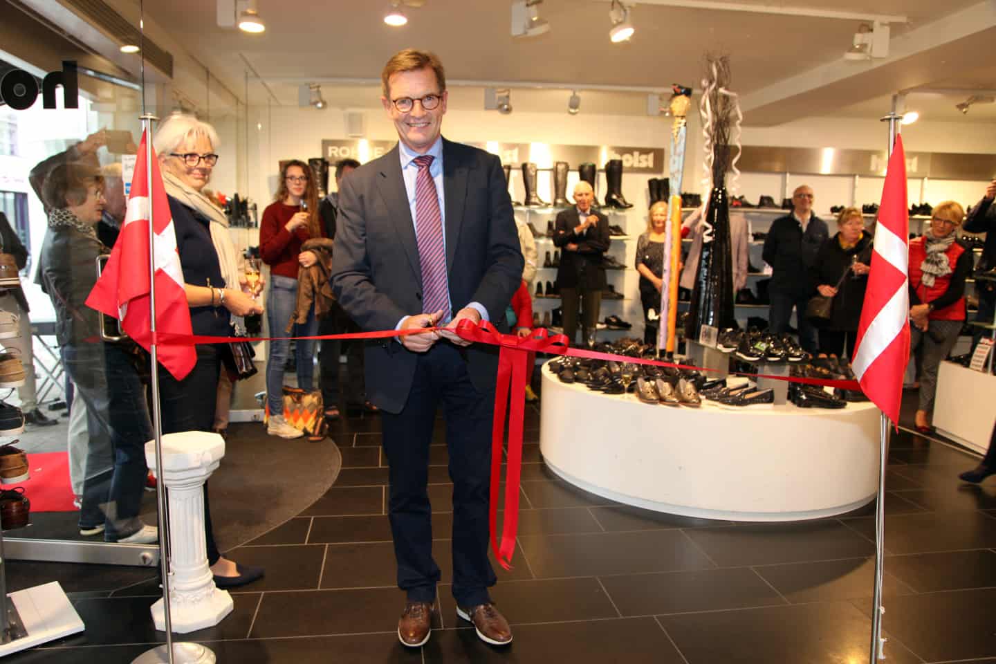 Lloyd Shop åbnet hos Sko i Vestergade 45-47 | fyens.dk