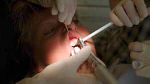 Lige nu er der kun tilknyttet en enkelt tandlæge til de kommunale tandklinikker i Tommerup og Assens, og det giver en del uregelmæssigheder. Arkivfoto