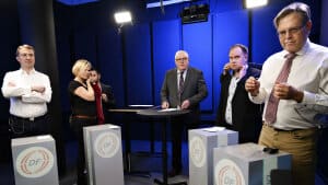 Under søndagens debat mellem formandskandidaterne i Dansk Folkeparti gik bølgerne højt mellem især Morten Messerschmidt og Martin Henriksen. Erik Høgh-Sørensen (th.) har siden trukket sig som formandskandidat. Foto: Philip Davali/Ritzau Scanpix