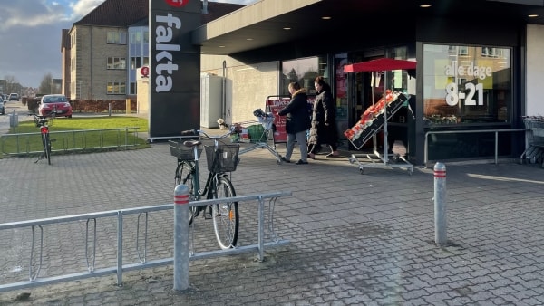 Lokalt supermarked har dumpet priserne for få hylderne inden søndag: Om få dage bliver det endnu billigere | amtsavisen.dk