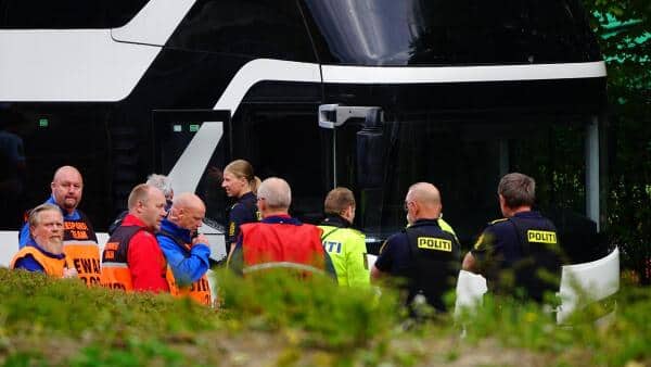 Ballade efter fodboldkamp - maskerede fans tilbageholdt: Kunne ikke opføre sig ordentligt