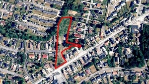 Gram by. Området, der skal bebygges, er markeret med rødt. Illustration: Haderslev Kommune