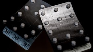 Toldstyrelsen samarbejder med politiet om kontrollen af forskellige former for euforiserende stoffer for at begrænse ulovlig indførsel og handel i Danmark. Toldstyrelsen tilbageholder stofferne ved alle landets grænser og overdrager herefter sagerne til politiet, der står for den videre efterforskning. Foto: Mads Claus Rasmussen/Ritzau Scanpix