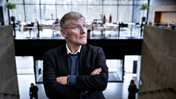 - Finansministeren siger, vi er rigere end nogensinde. Så må han jo ringe til sygehusene og tilbyde akut hjælp