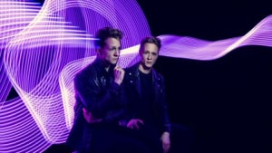 The Cosmic Twins, Alec og Chris Andreev, er opvokset i Stavtrup. De medvirker i årets Melodi Grand Prix med en sang skrevet af en af musikkonkurrencens veteraner, Lise Cabble. Foto: Morten Rygaard