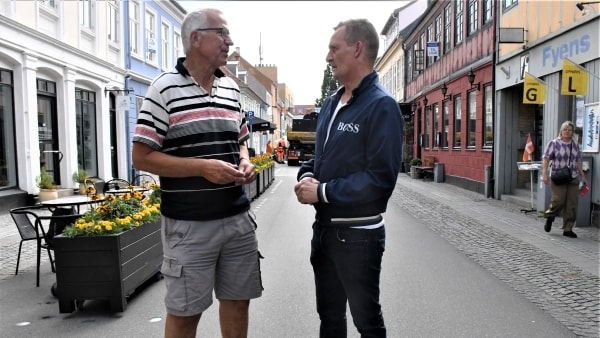 Bilerne Smidt Ud Af Gade Lige Midt I Byen: - Det Går Ind I Nerverne ...