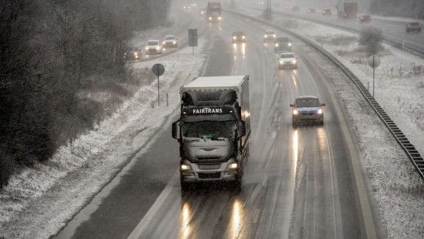 Vintervagt Smeltet Sne Og Regn Kan Give Isglatte Veje Jv dk
