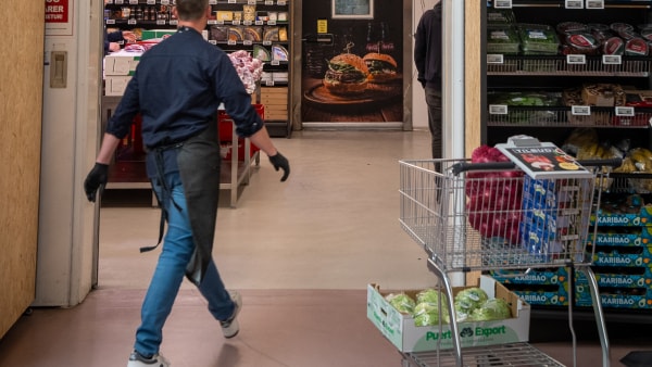 Her bliver de ansatte sendt ud på en rejse, når de præsterer godt: Det kommer kunderne til gavn