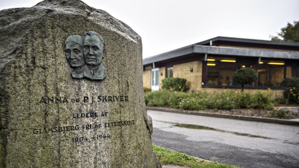 Ung mand anholdt for trusler mod 11 efterskoler - flere efterskoler bekræfter: Følg med live