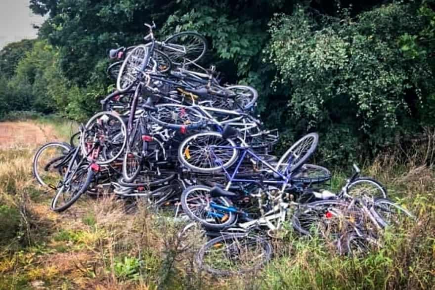 Mysterium cykelbjerg Derfor bunke cykler i skovkanten ved rasteplads | hsfo.dk