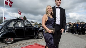 Kæmpe-galleri: Gallafest med flotte kjoler køretøjer | folkebladetlemvig.dk